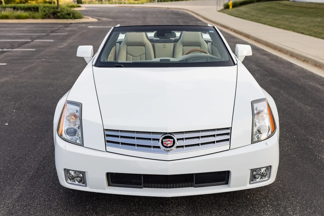 2008 Cadillac XLR - Image 6 of 31