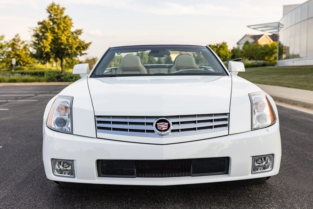 2008 Cadillac XLR - Image 7 of 31