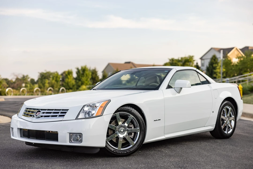 2008 Cadillac XLR - Image 24 of 31