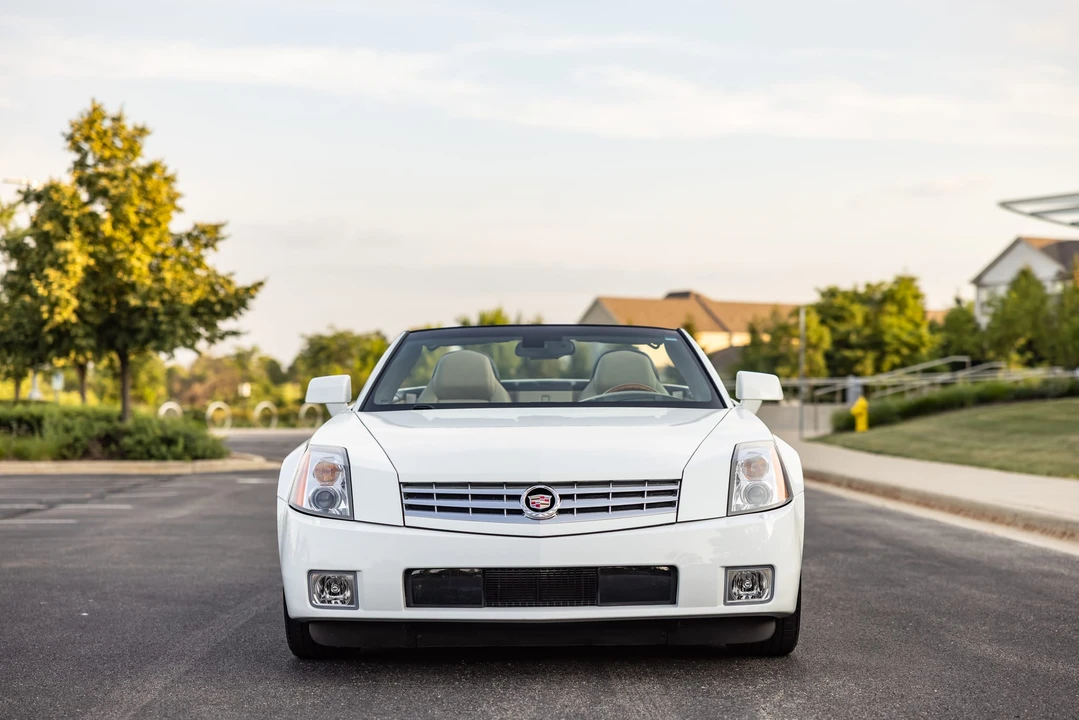 2008 Cadillac XLR - Image 10 of 31