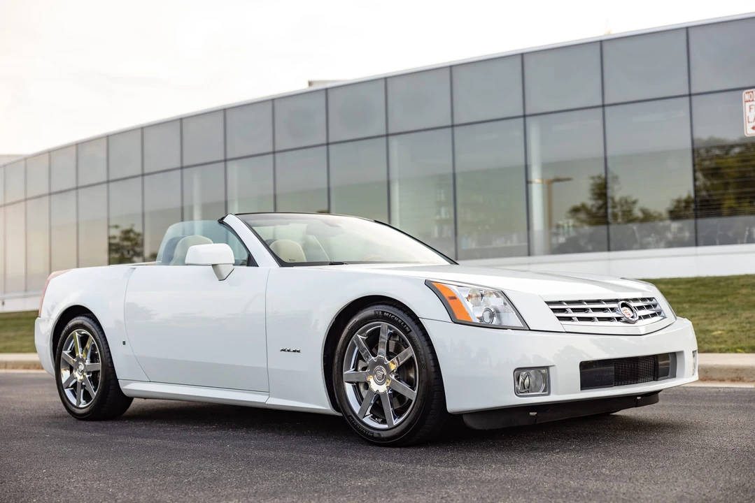 2008 Cadillac XLR - Image 12 of 31