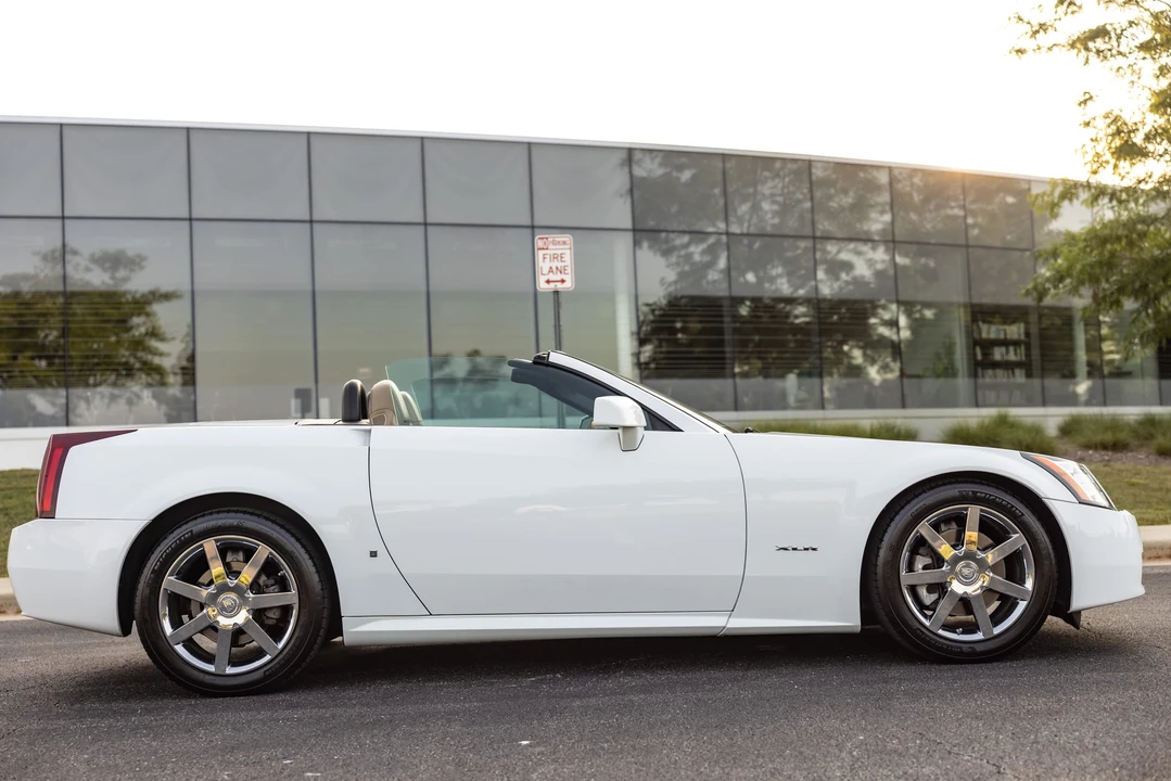 2008 Cadillac XLR - Image 13 of 31