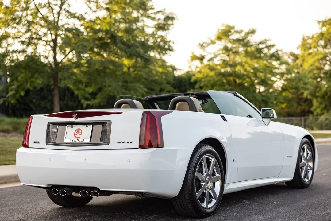2008 Cadillac XLR - Image 14 of 31