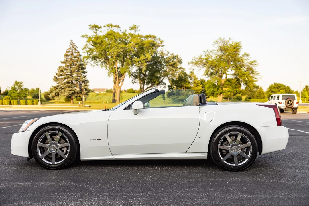 2008 Cadillac XLR - Image 23 of 31