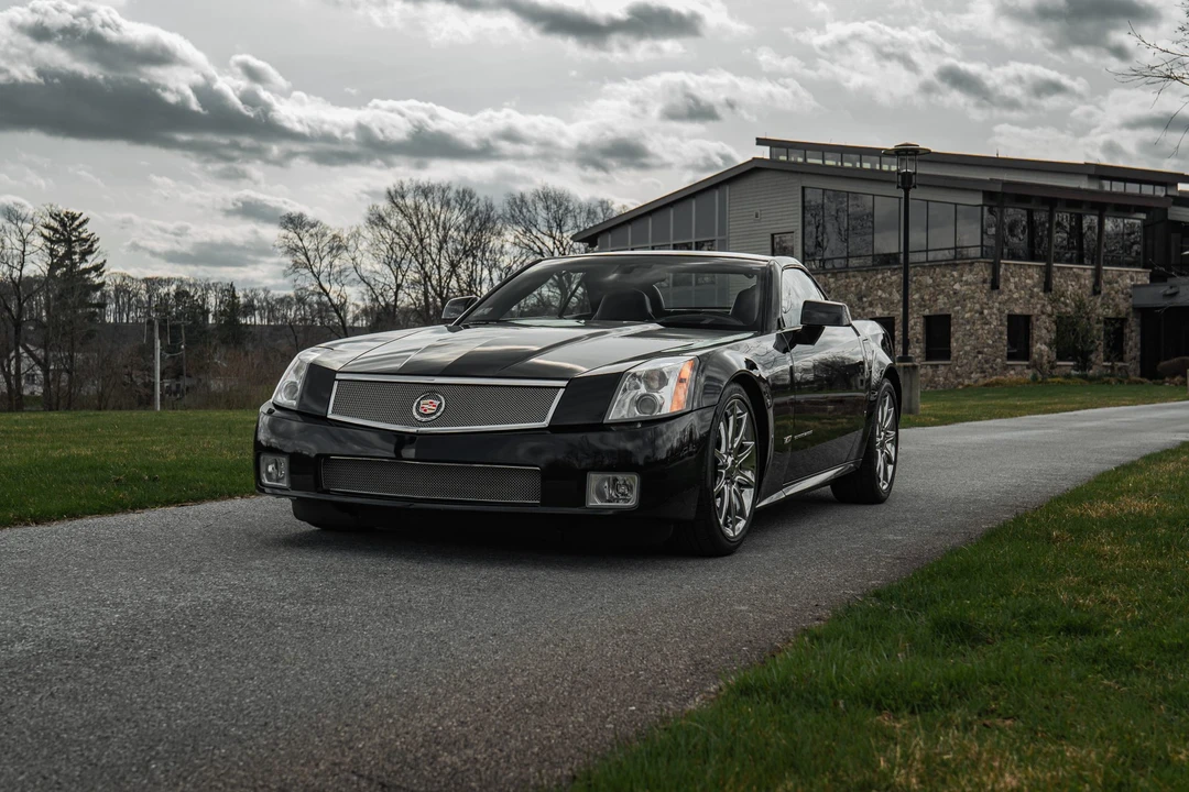 2008 Cadillac XLR-V - Image 3 of 31