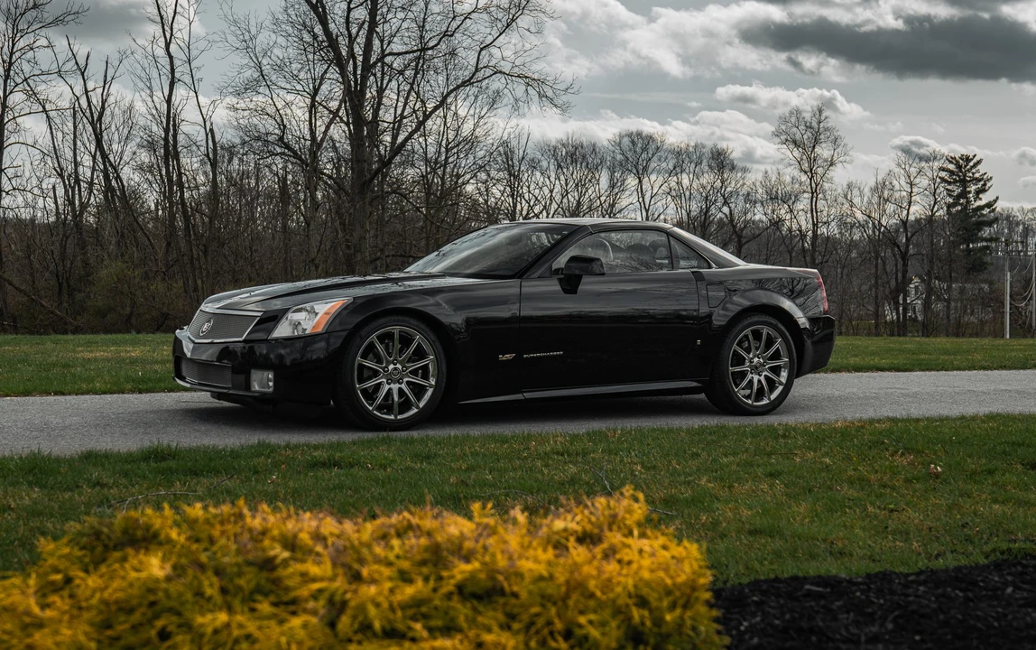 2008 Cadillac XLR-V - Image 7 of 31