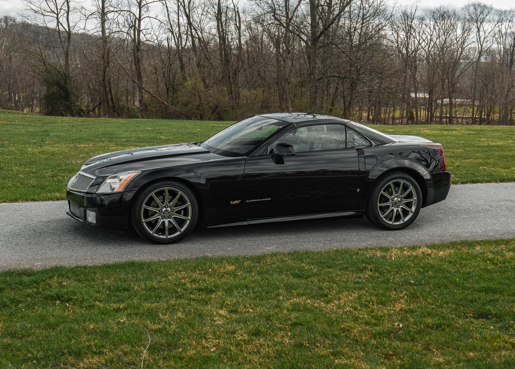2008 Cadillac XLR-V - Image 8 of 31