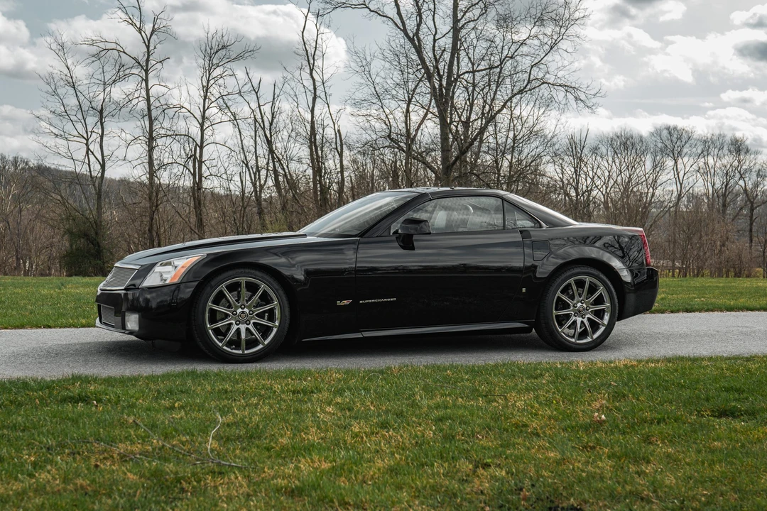 2008 Cadillac XLR-V - Image 9 of 31
