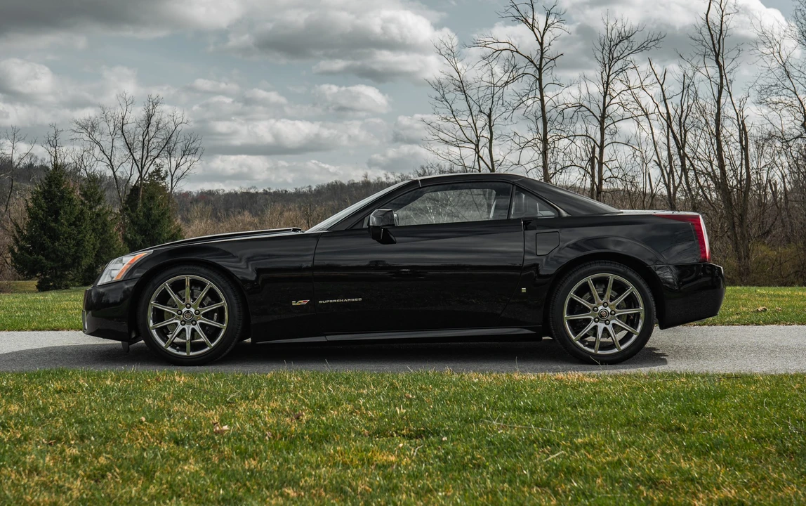 2008 Cadillac XLR-V - Image 11 of 31