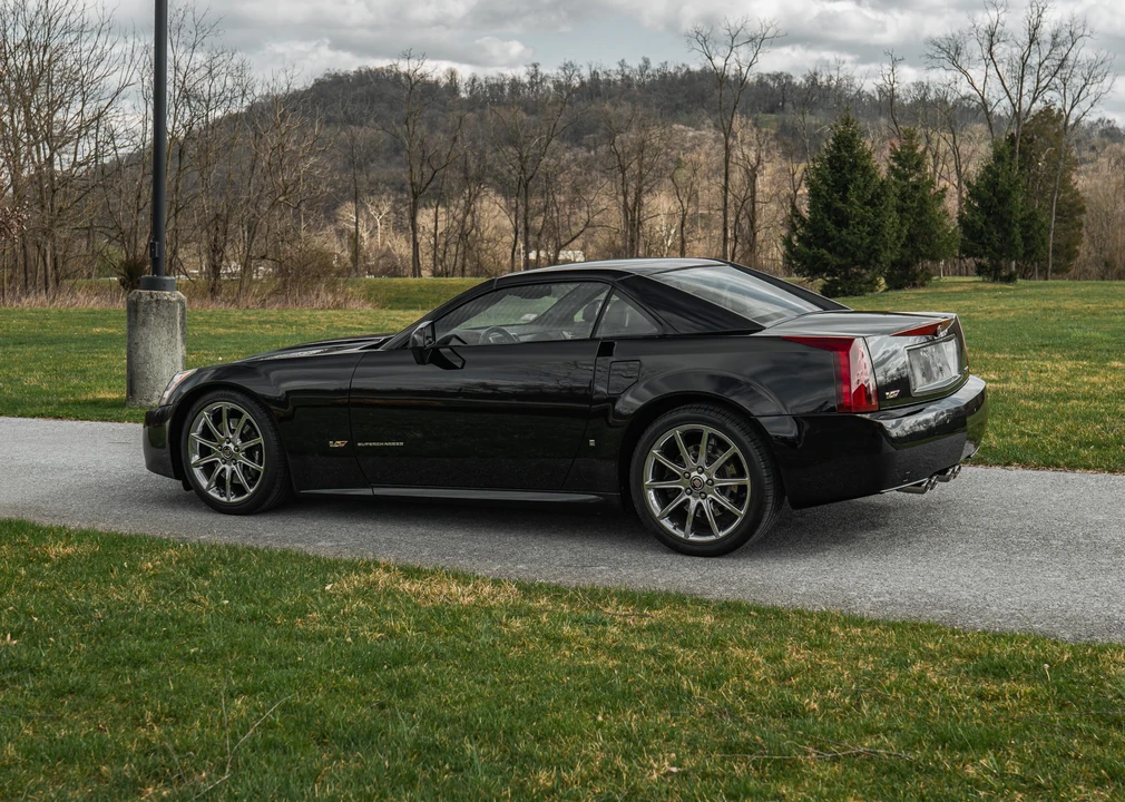 2008 Cadillac XLR-V - Image 12 of 31