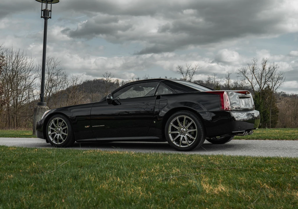 2008 Cadillac XLR-V - Image 13 of 31