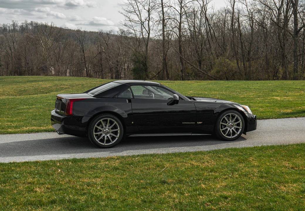 2008 Cadillac XLR-V - Image 29 of 31