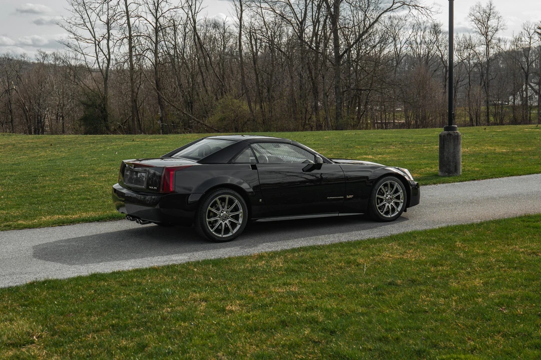 2008 Cadillac XLR-V - Image 28 of 31