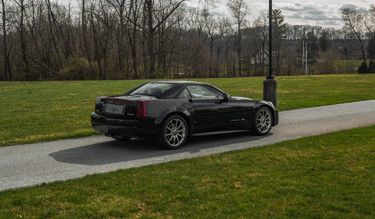 2008 Cadillac XLR-V - Image 26 of 31