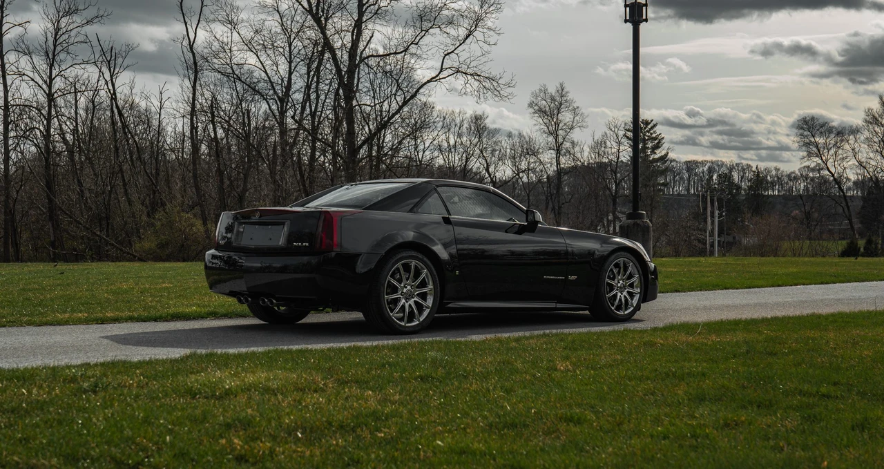 2008 Cadillac XLR-V - Image 25 of 31