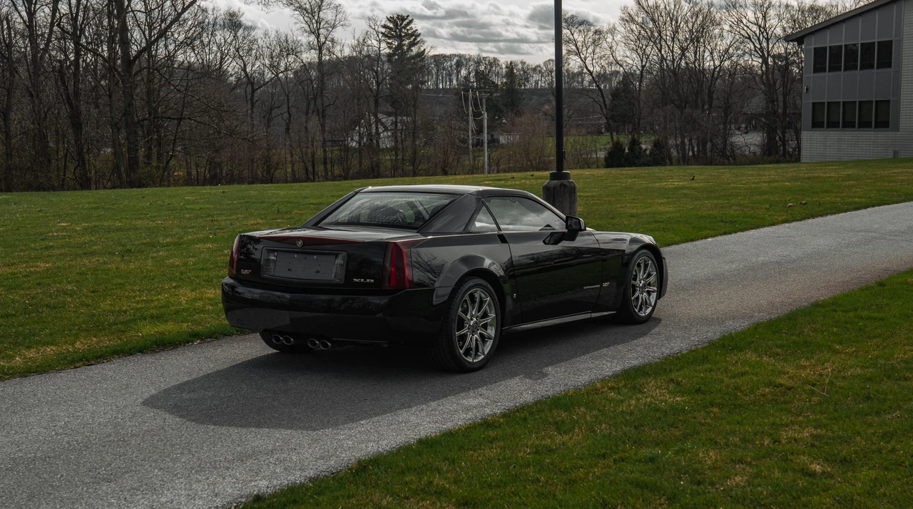 2008 Cadillac XLR-V - Image 23 of 31