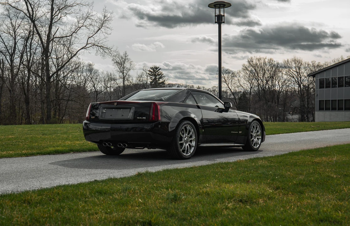 2008 Cadillac XLR-V - Image 24 of 31