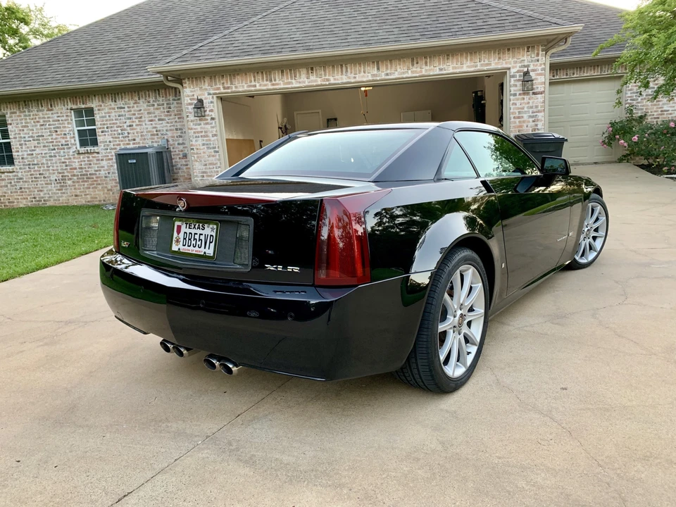 2008 Cadillac XLR-V - Image 27 of 31