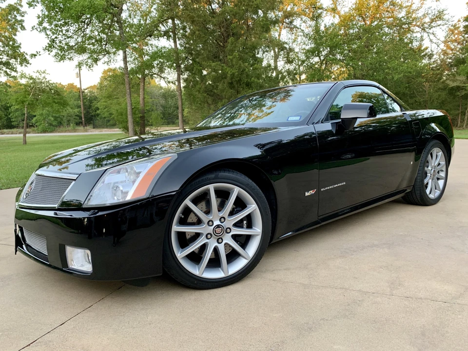 2008 Cadillac XLR-V - Image 25 of 31