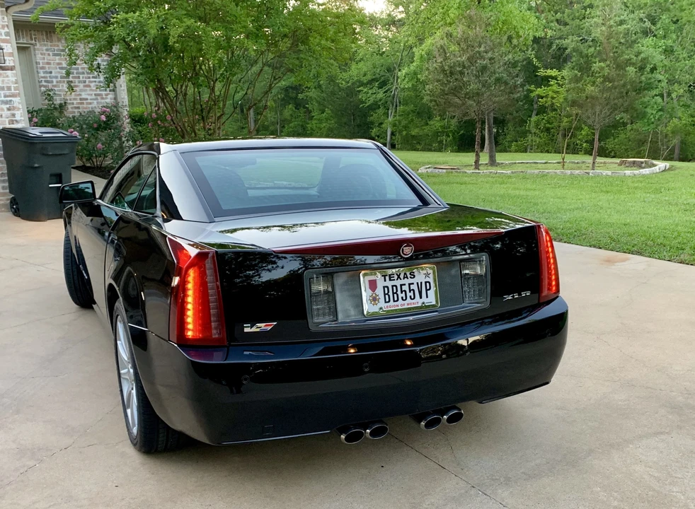 2008 Cadillac XLR-V - Image 28 of 31