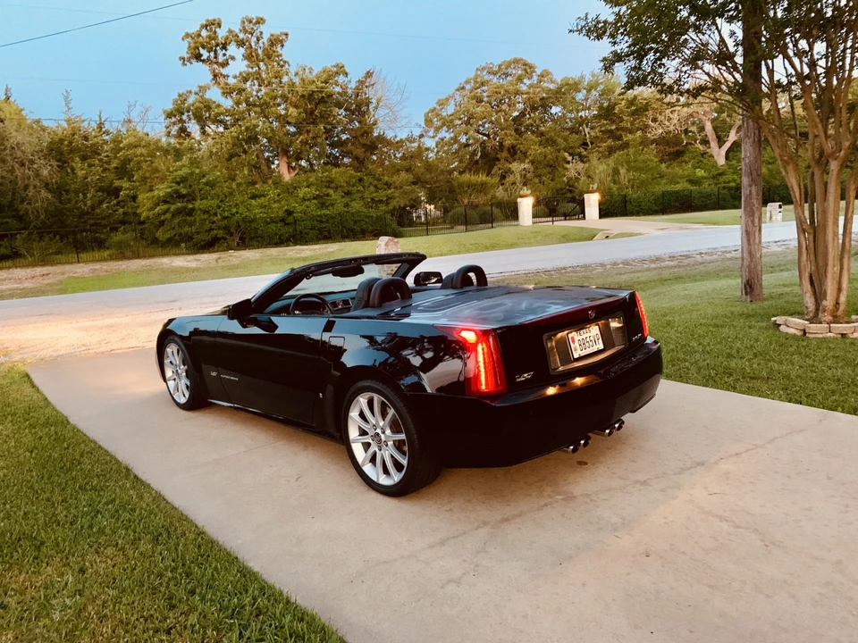 2008 Cadillac XLR-V - Image 15 of 31