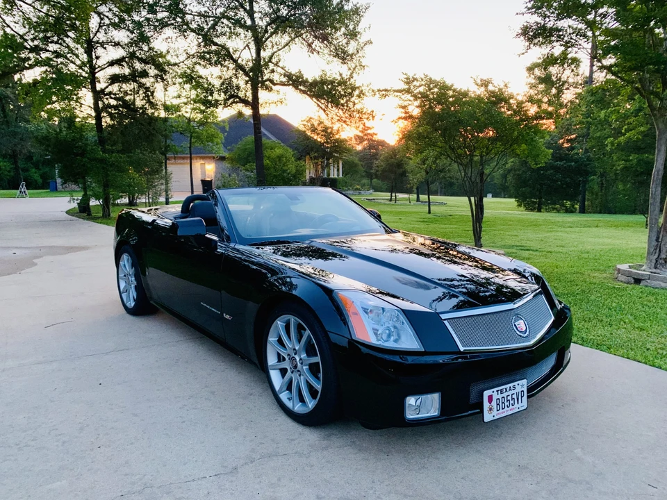 2008 Cadillac XLR-V - Image 24 of 31