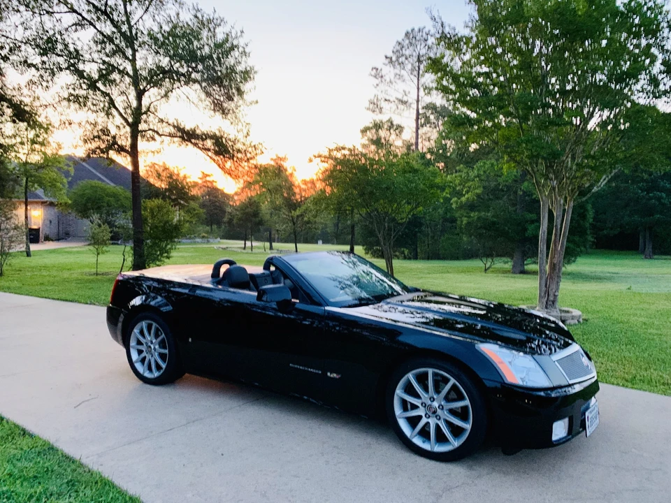2008 Cadillac XLR-V - Image 23 of 31