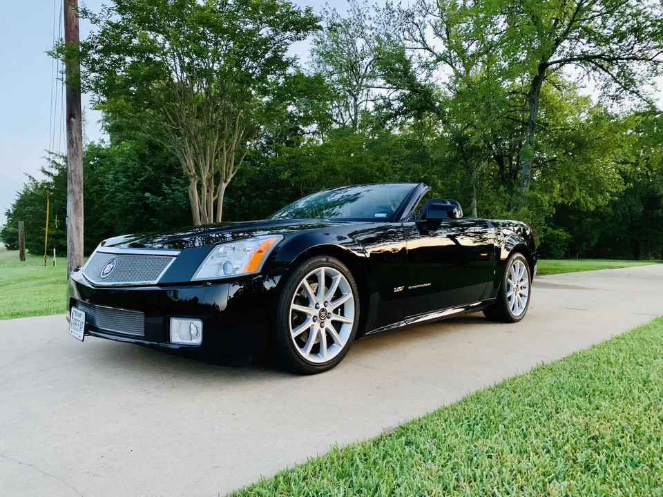 2008 Cadillac XLR-V - Image 11 of 31