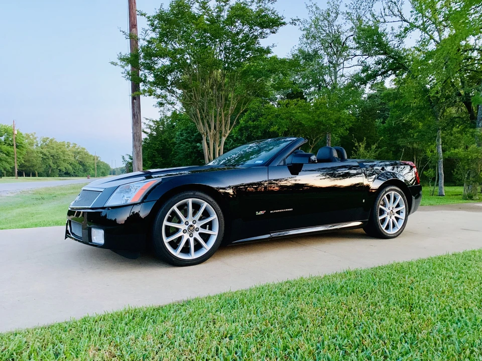 2008 Cadillac XLR-V - Image 12 of 31