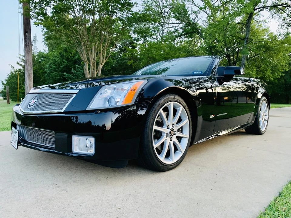 2008 Cadillac XLR-V - Image 9 of 31