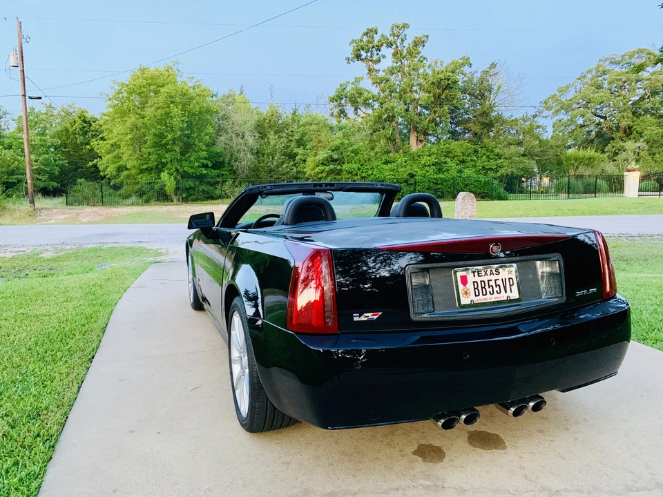 2008 Cadillac XLR-V - Image 17 of 31