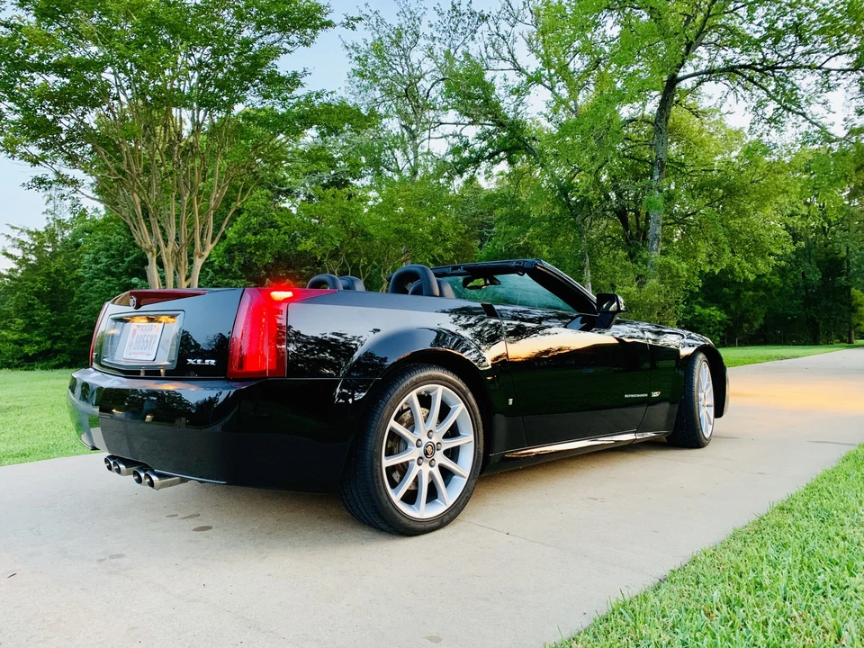 2008 Cadillac XLR-V - Image 19 of 31