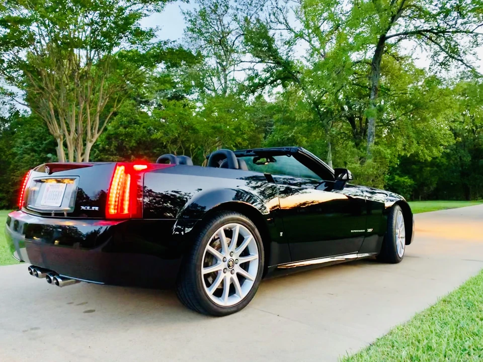 2008 Cadillac XLR-V - Image 20 of 31