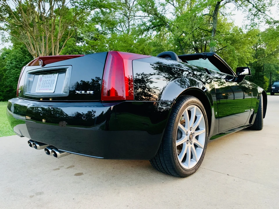 2008 Cadillac XLR-V - Image 22 of 31