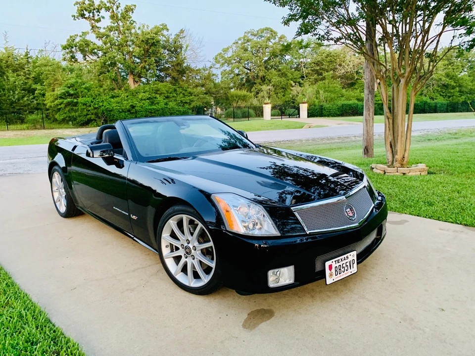 2008 Cadillac XLR-V - Image 6 of 31
