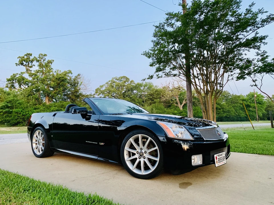 2008 Cadillac XLR-V - Image 4 of 31