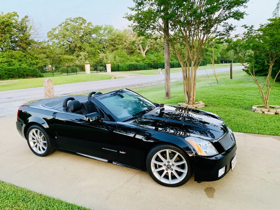 2008 Cadillac XLR-V - Image 3 of 31