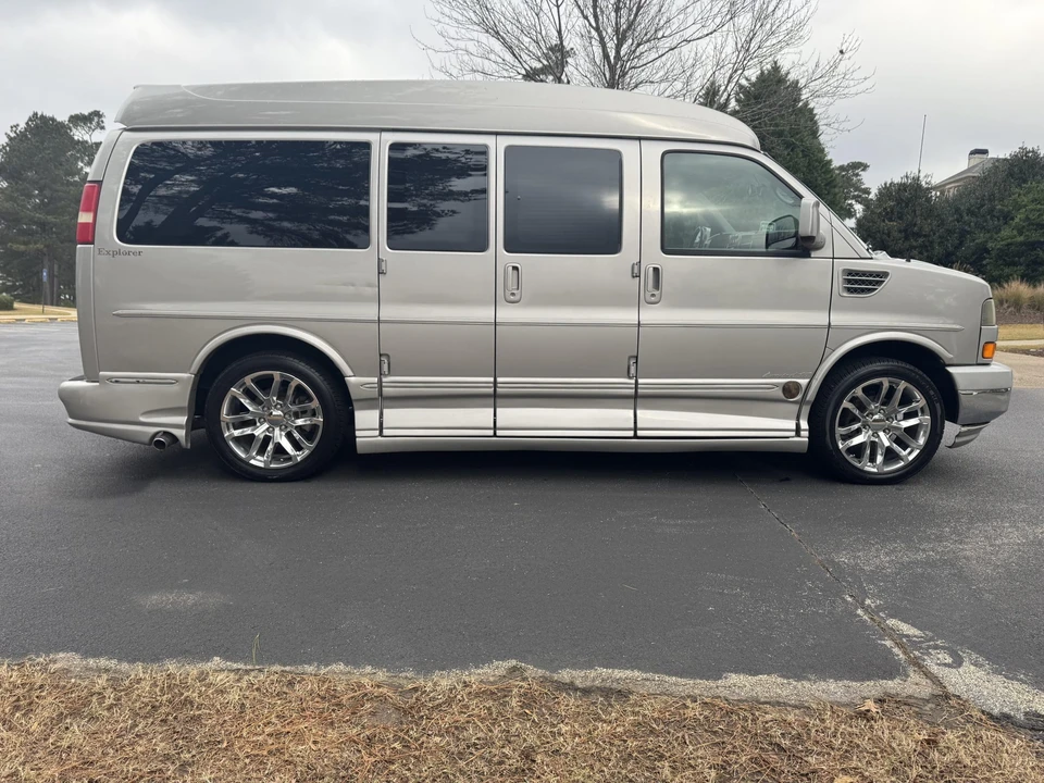 2008 GMC Savana - Image 5 of 31