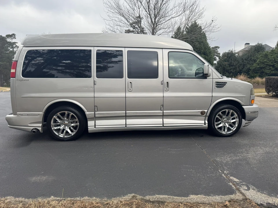 2008 GMC Savana - Image 7 of 31