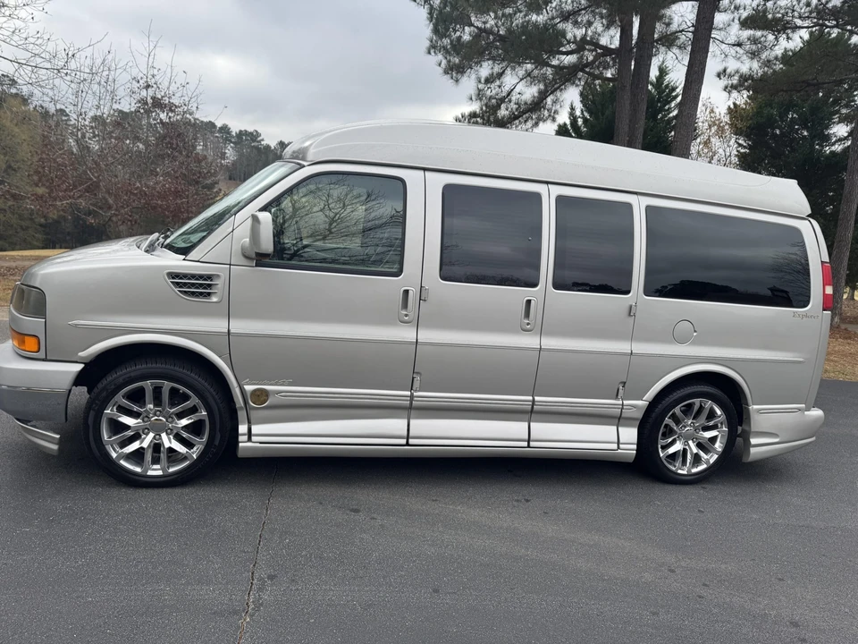 2008 GMC Savana - Image 12 of 31