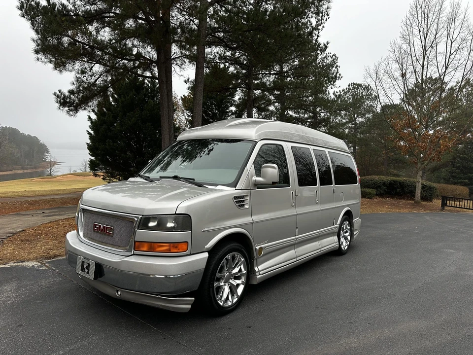 2008 GMC Savana - Image 2 of 31