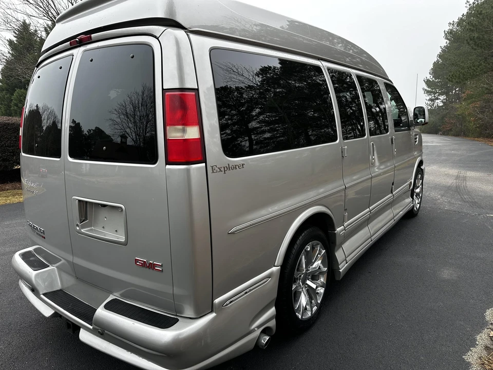 2008 GMC Savana - Image 16 of 31