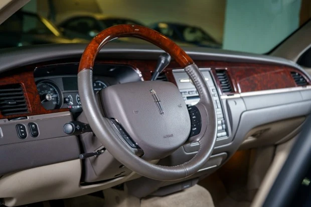 2008 Lincoln Town Car - Image 5 of 8