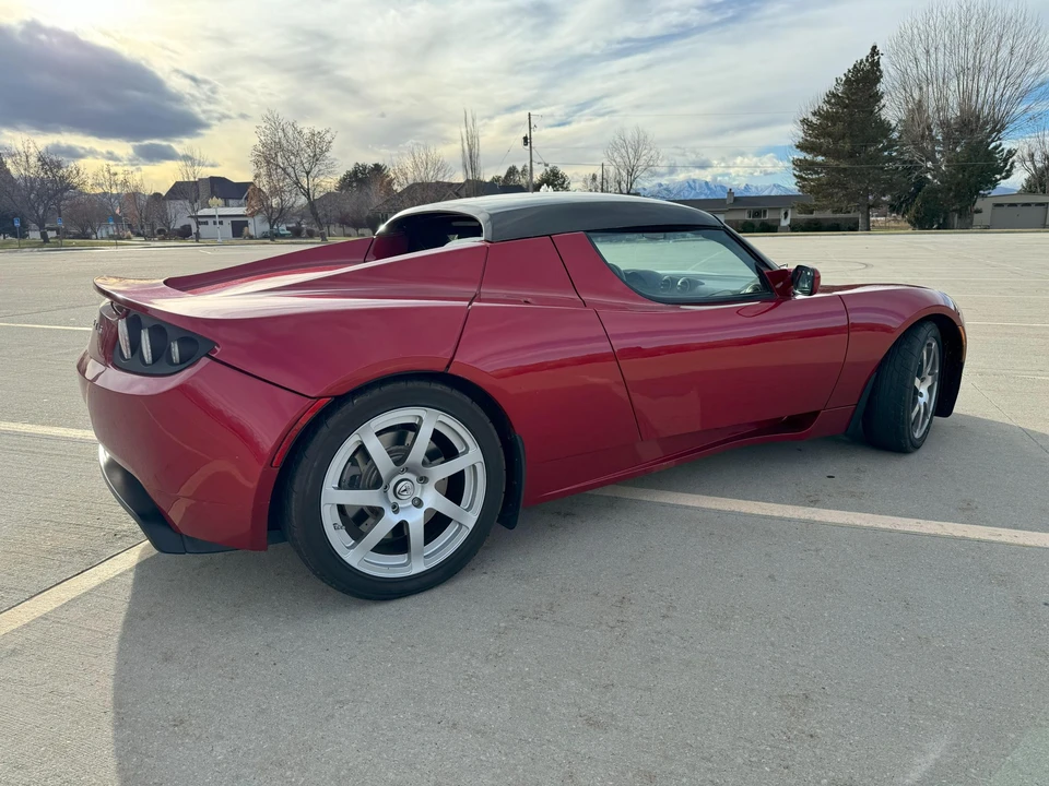 2008 Tesla Roadster - Image 8 of 31