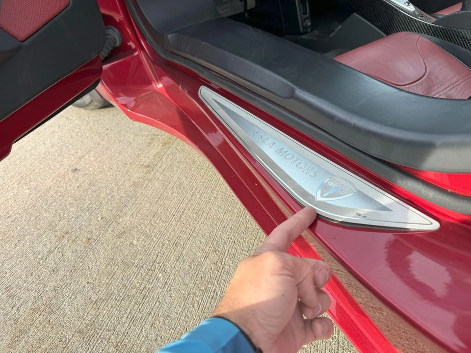 2008 Tesla Roadster - Image 29 of 31