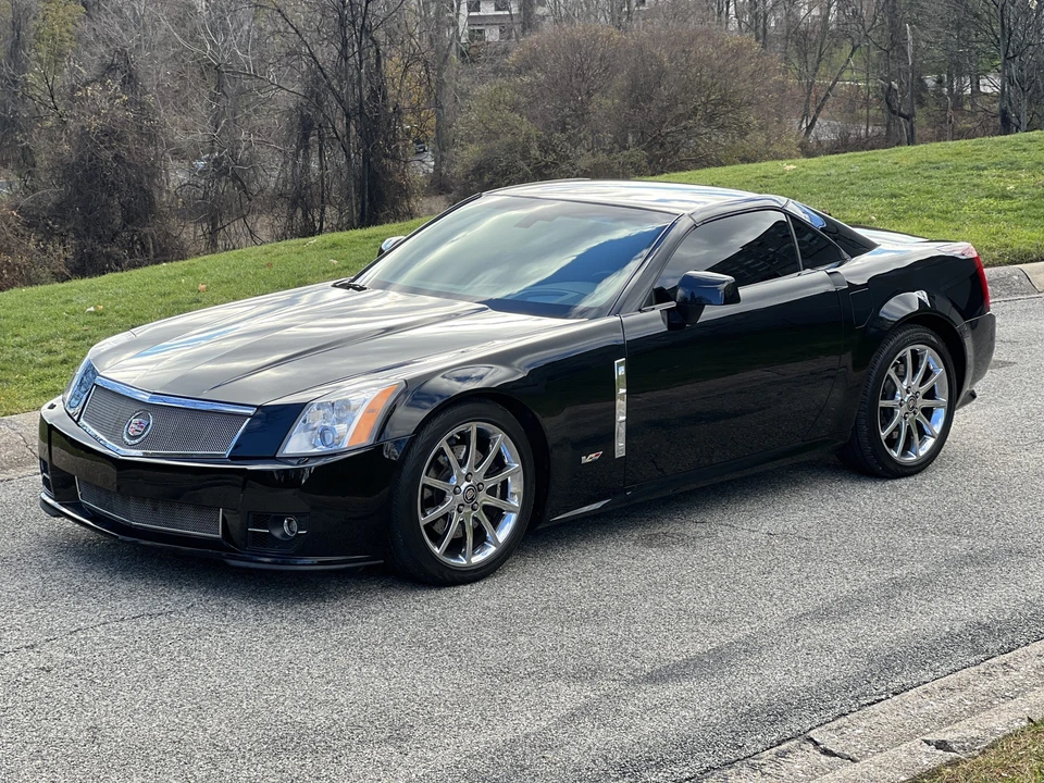 2009 Cadillac XLR-V - Image 8 of 31