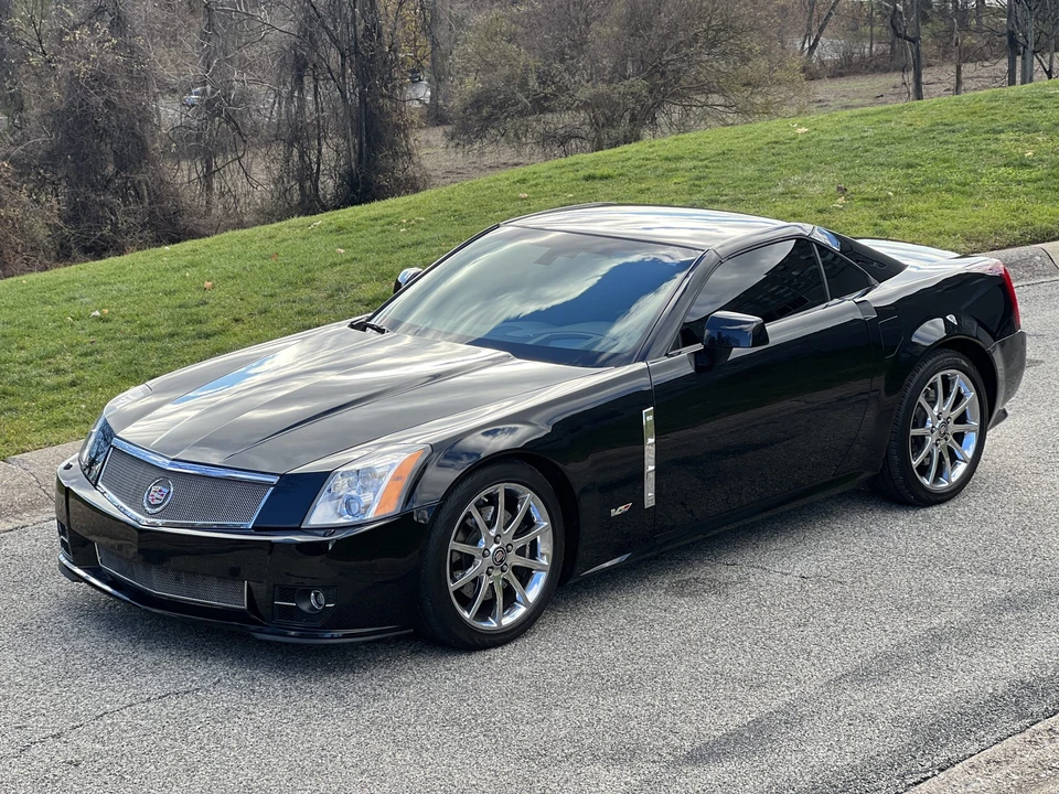 2009 Cadillac XLR-V - Image 7 of 31