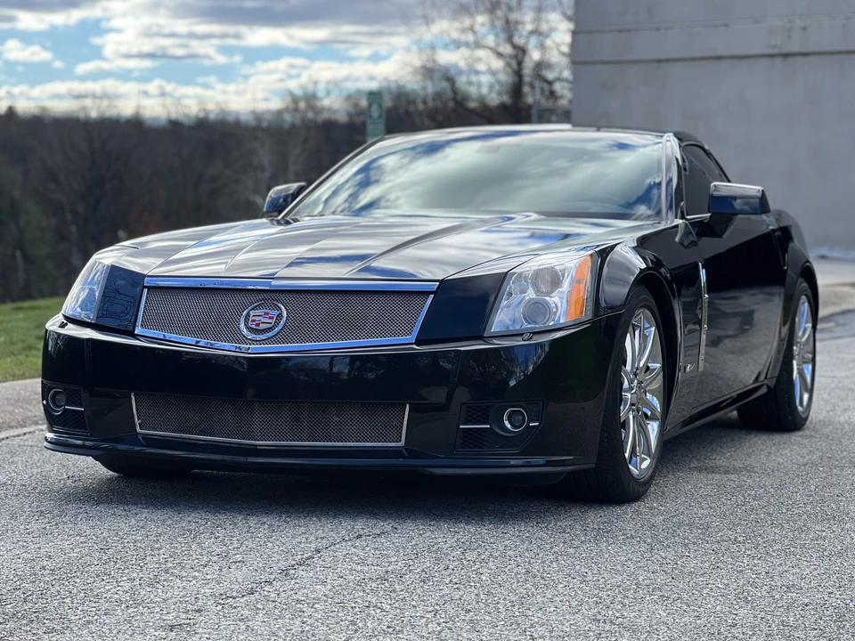 2009 Cadillac XLR-V - Image 3 of 31