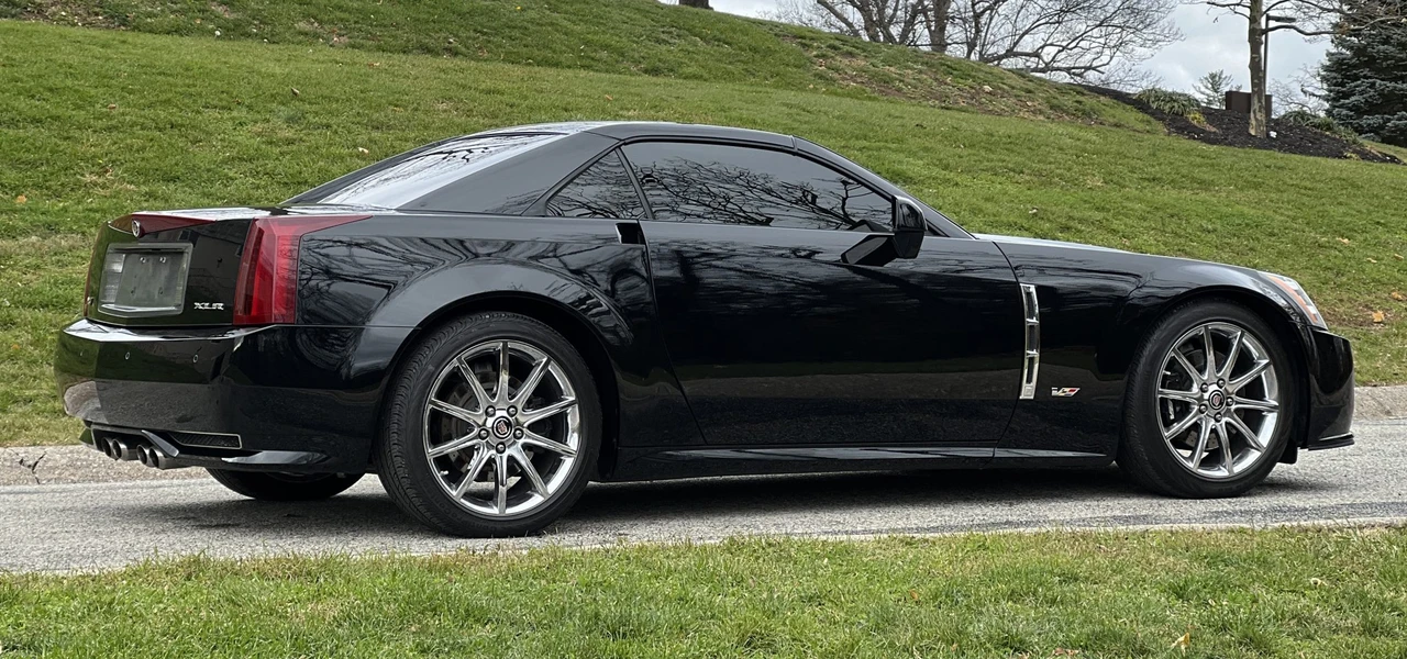 2009 Cadillac XLR-V - Image 30 of 31