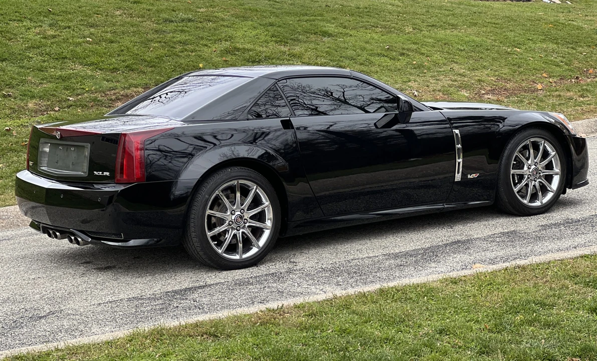 2009 Cadillac XLR-V - Image 29 of 31
